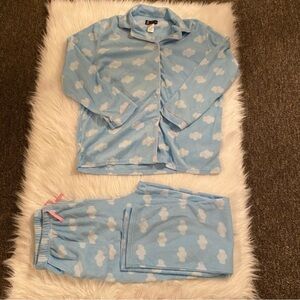 Angelina Pajamas Set Womens Size XL Blue-White Clouds Pockets Button Down‎